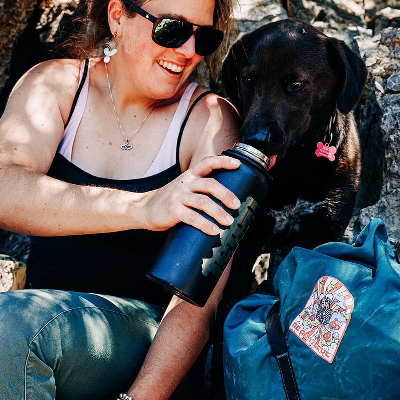 BE GRATEFUL SKELETON EMBRACE