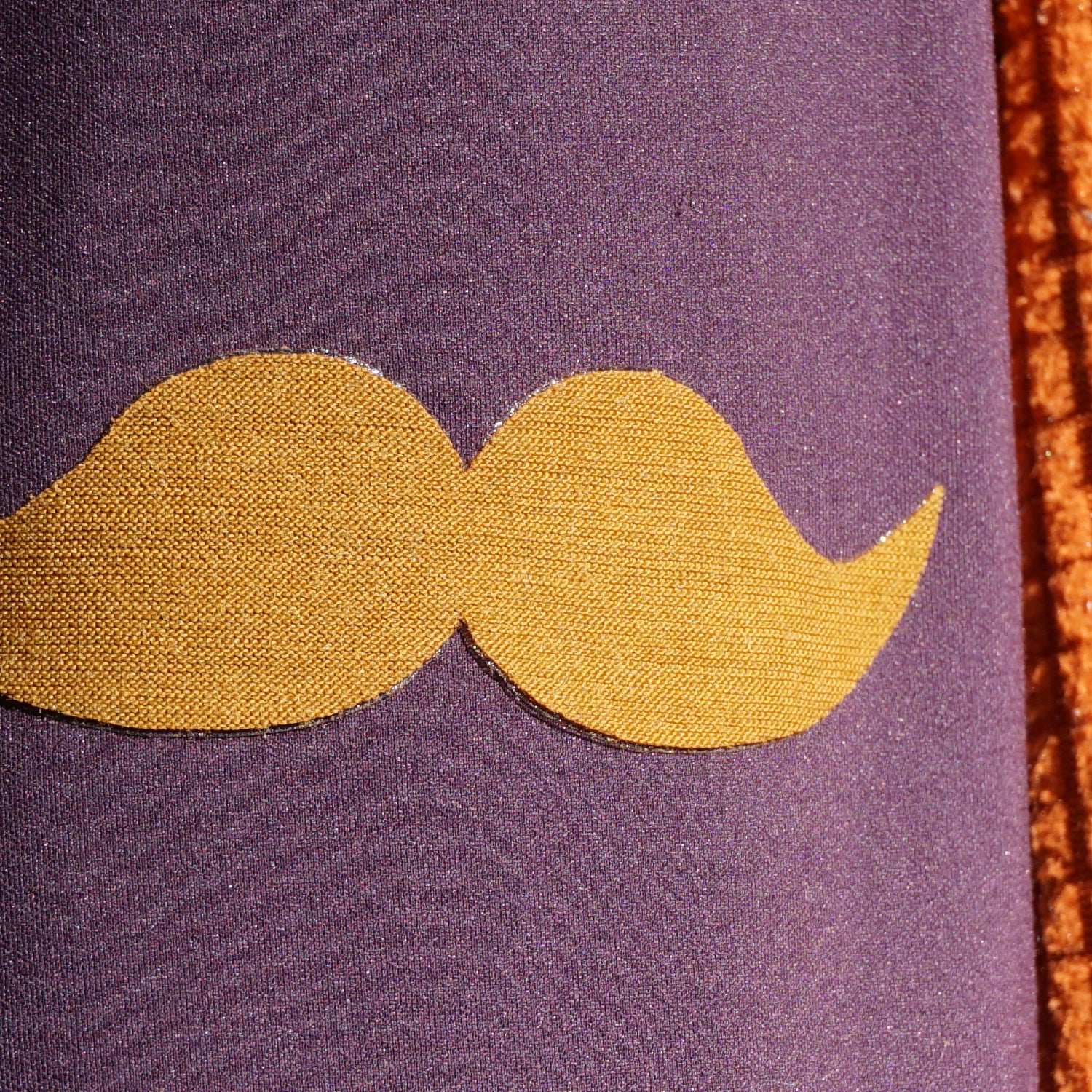 MERINO MUSTACHE